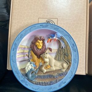 Disney decorative plates set of 4 mint condition with original boxes